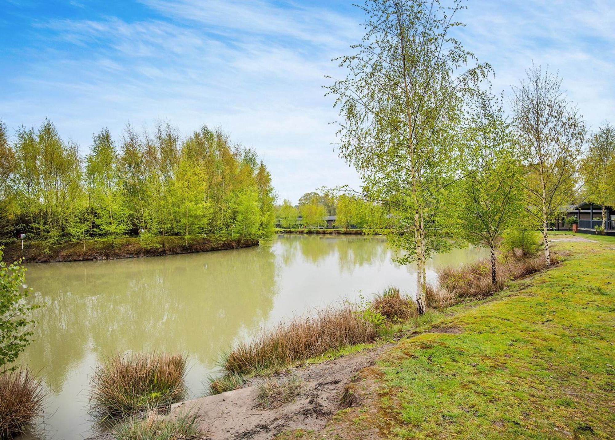 Woodhall Country Park Lodges Удхол Спа Екстериор снимка